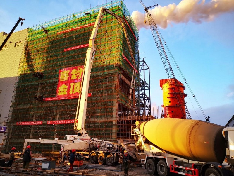 江西分公司承建的金新锅炉主厂房主体结构封顶