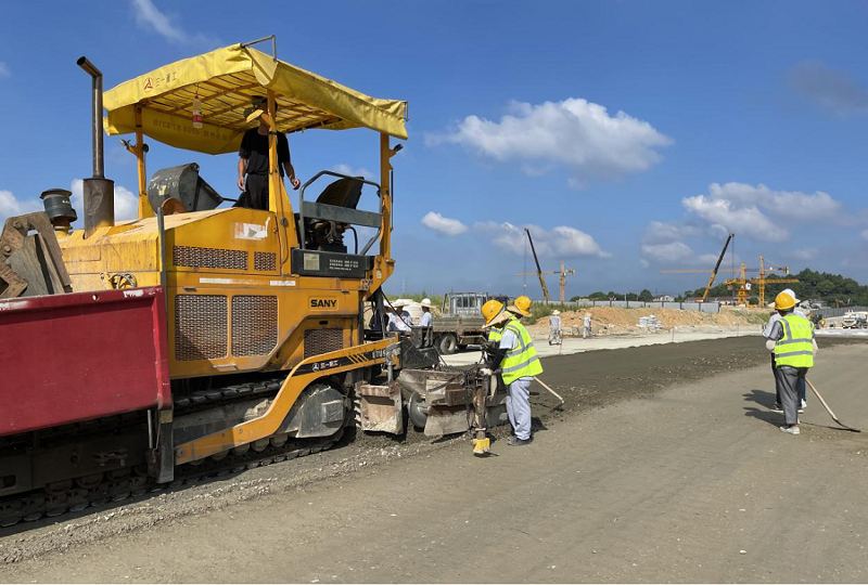 建筑工程分公司新华路项目掀起施工大干热潮