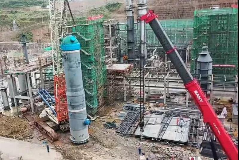 西部分公司中化涪陵项目完成换热式转化炉吊装