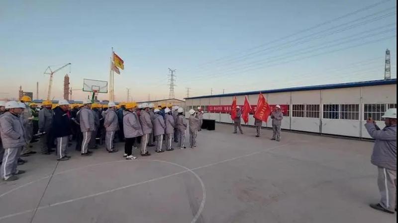 东北分公司沧州旭阳项目举行青年突击队授旗仪式