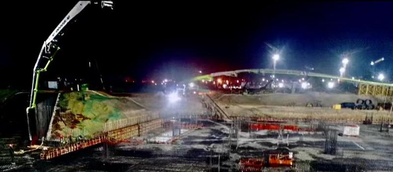 港晨公司EOD项目D地块大体积混凝土成功浇筑