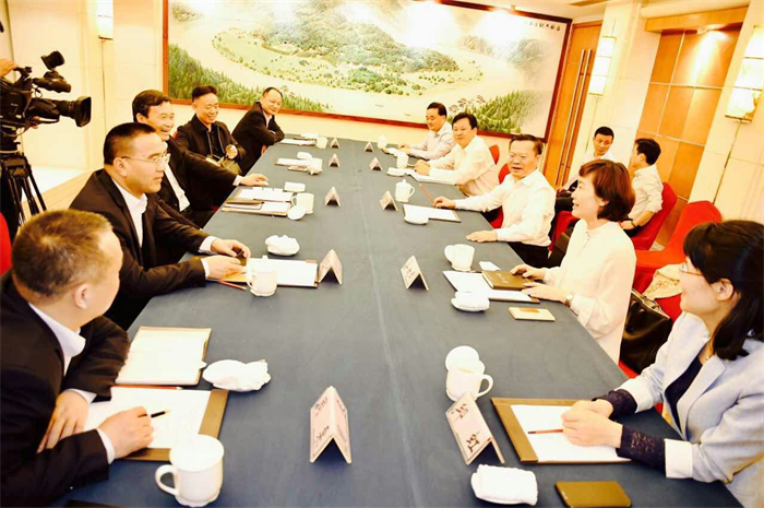 胡忠雄与中国化学工程集团公司高层座谈