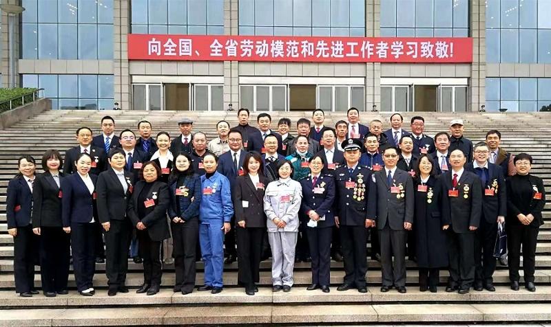 公司职工邱文敏获“湖南省劳动模范”
