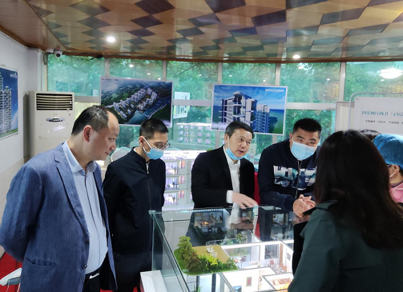 周鸿到岳阳市中心医院对接人才公寓代建项目团购事宜