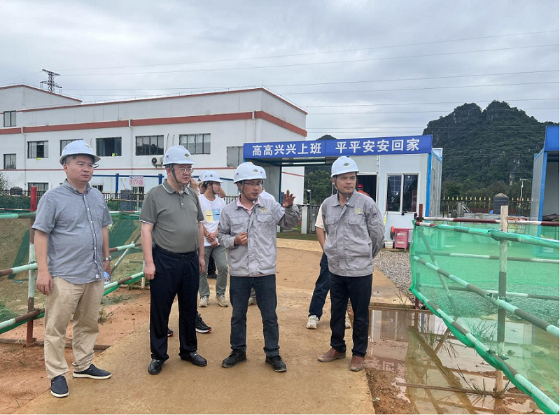 李力到市政公司中泰供水工程（二期）项目检查指导工作