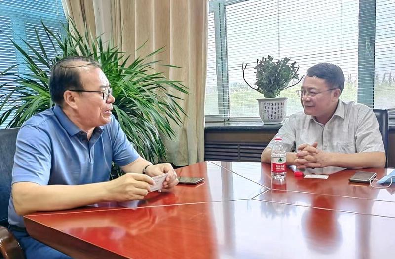 胡流芳到鄂尔多斯电冶集团开展高层交流活动
