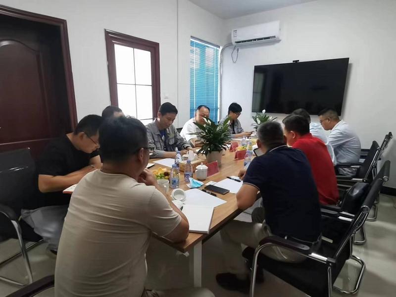 周鸿会见利尔化学公司董事长尹英遂