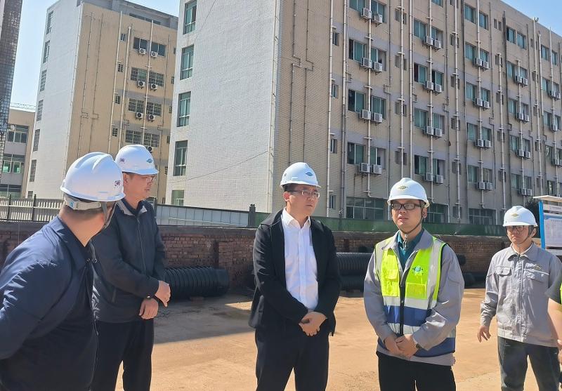 肖湘晖到岳阳高新区标准化厂房项目调研指导工作