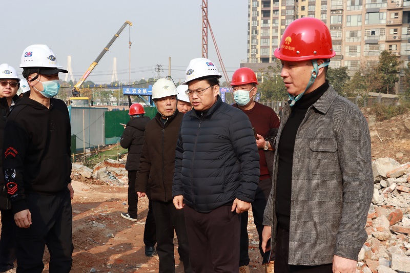 李美云到岳阳污水治理项目西瓜山黑臭水体整治工程调研