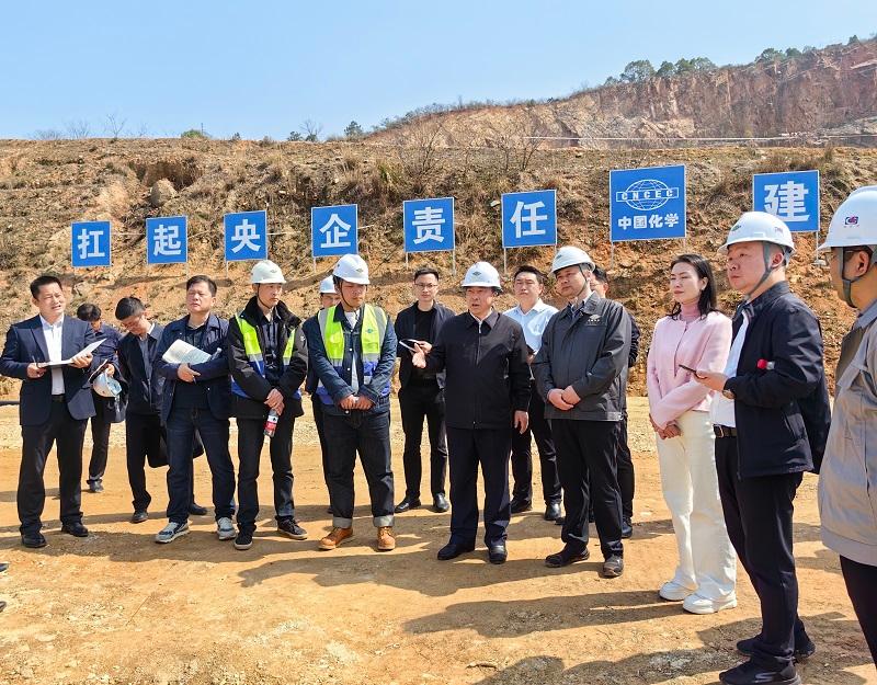 文春方到市政工程公司黄茆山生态修复绿色发展示范项目调研