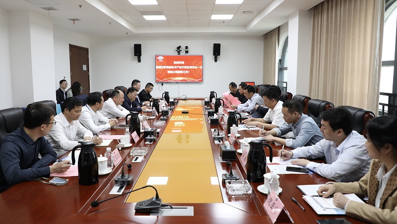 周鸿会见汨罗高新区党工委书记何厚德一行