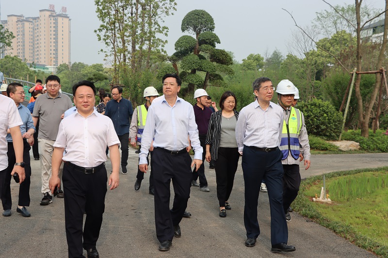 住建部专家组到岳阳污水治理项目调研海绵城市建设