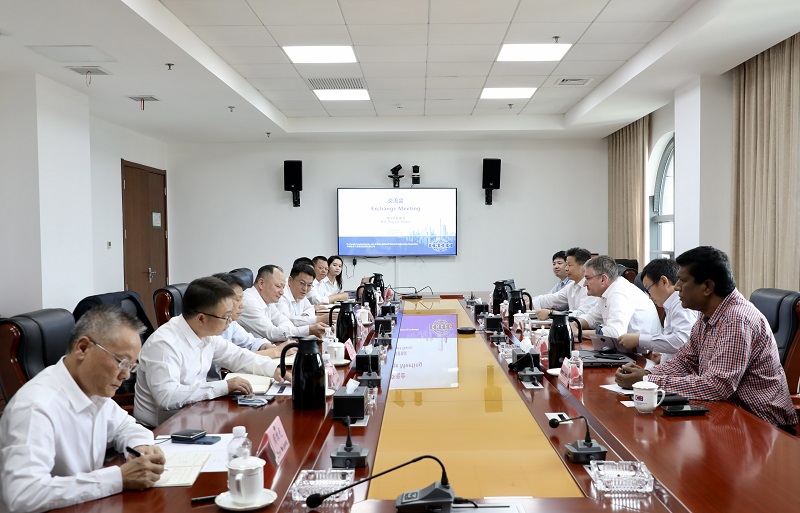 周鸿会见巴斯夫全球高级副总裁田亚庆
