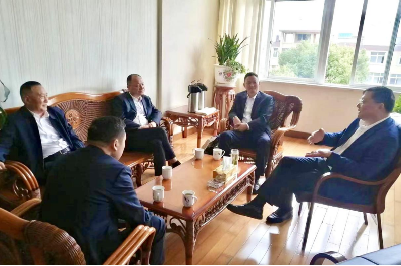 周鸿拜访江苏华昌化工股份有限公司董事长胡波