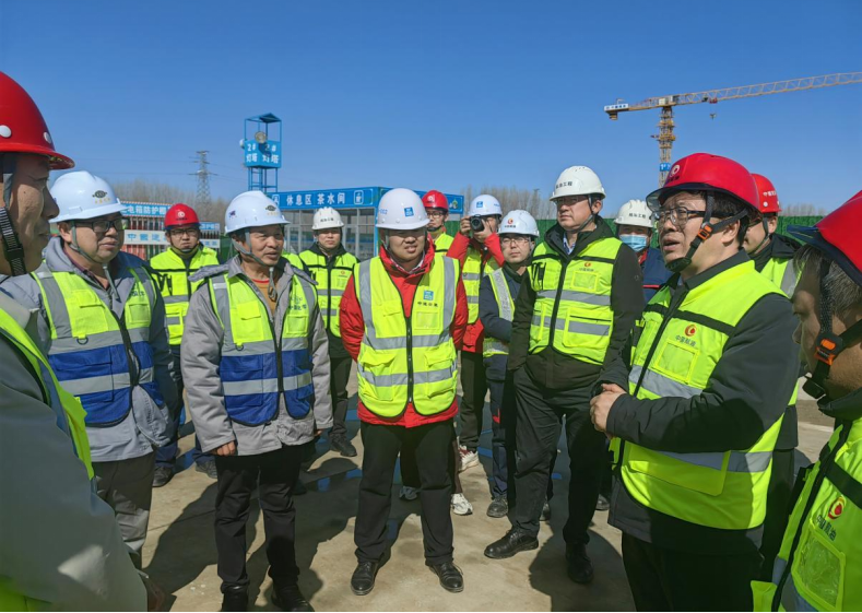 中航油副总裁王靓考察公司济南遥墙机场二期改扩建项目