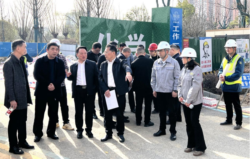 李建华到公司恒大保交楼配套道路及管网项目现场调研