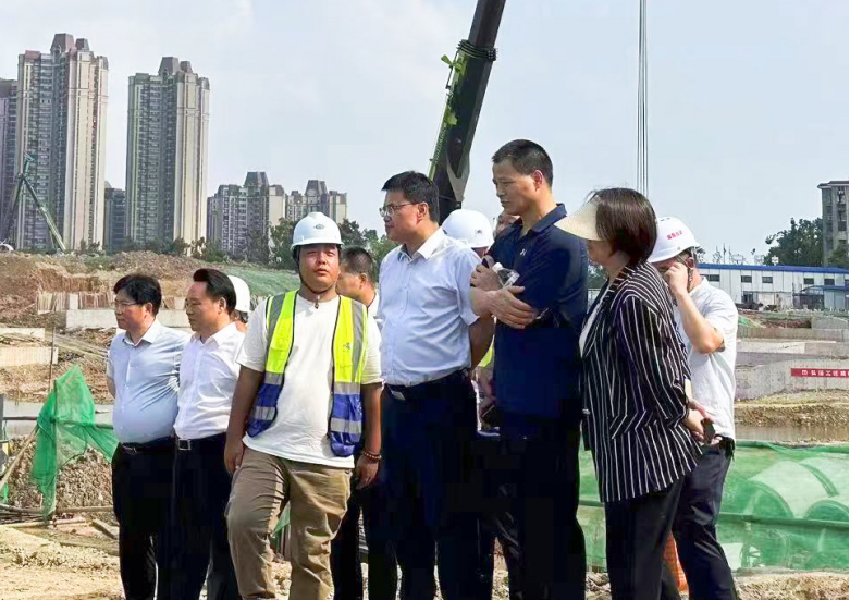 李美云到市政公司西环线片区海绵城市建设项目调研