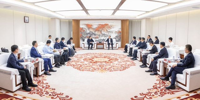 莫鼎革会见华东理工大学党委书记蒋传海