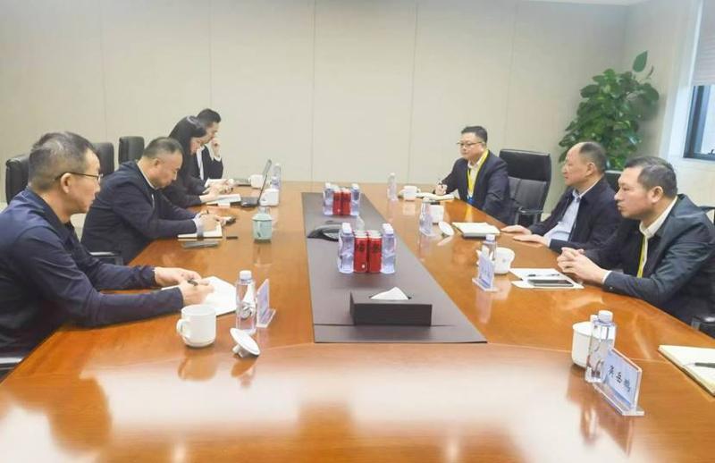 周鸿拜访卫星化学股份有限公司董事长杨卫东