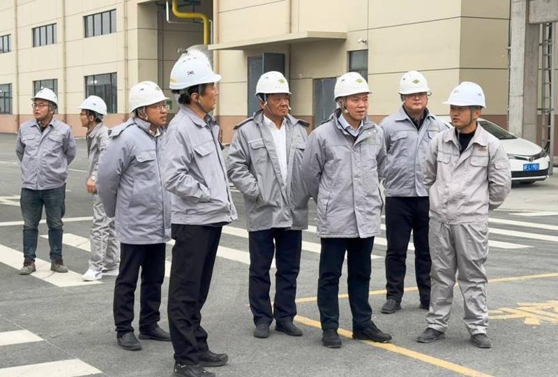 公司外部董事到岳化新材料项目部开展调研