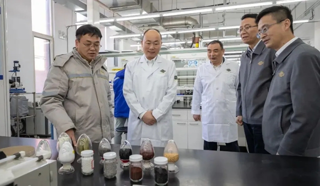 莫鼎革到科研总院调研指导工作