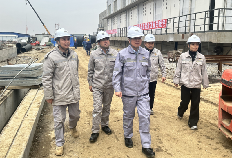 唐文方到公司湖北两项目督导“大干四季度”会战工作