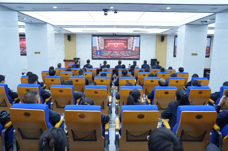 聚焦两会 | 四化建组织收看十四届全国人大四次会议开幕会